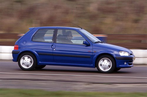 Coches de los años 90 que puedes comprar hoy a un precio de ganga