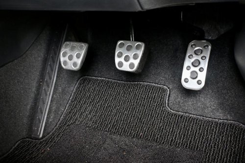 トヨタ「GRカローラ」の最新型は一般人でも楽しめる? 25式後期モデルに試乗