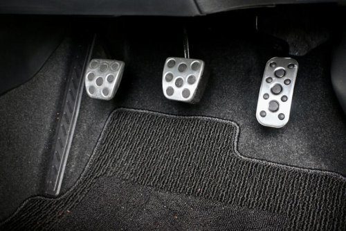 トヨタ「GRカローラ」の最新型は一般人でも楽しめる? 25式後期モデルに試乗