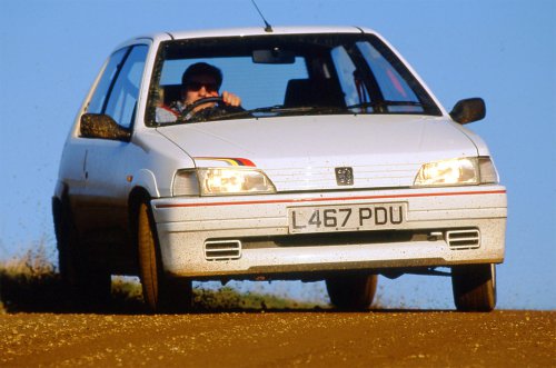 Coches de los años 90 que puedes comprar hoy a un precio de ganga