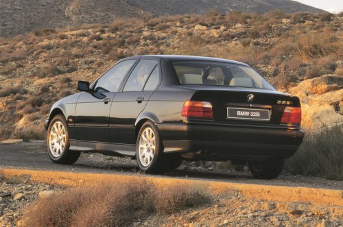 Coches de los años 90 que puedes comprar hoy a un precio de ganga