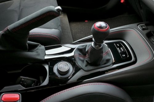 トヨタ「GRカローラ」の最新型は一般人でも楽しめる? 25式後期モデルに試乗