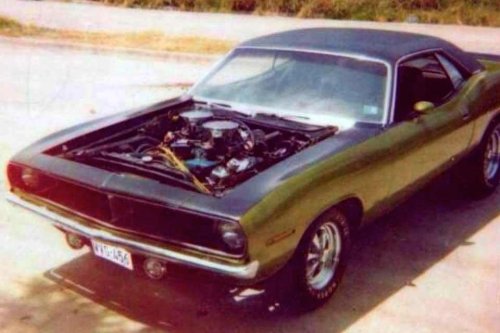 28 pics that put the muscle in classic muscle cars