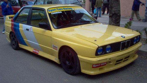 10 classic cars that hold their value better than expected