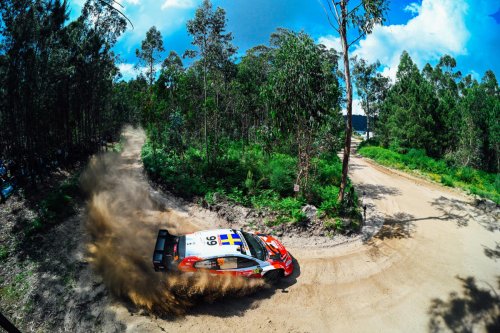 Solberg lidera y Sordo sufre con los neumáticos