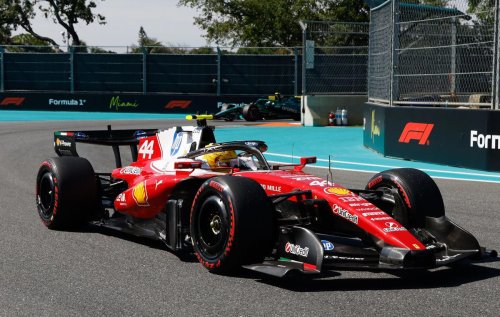 Ferrari, Lewis Hamilton culpa al simulador de Ferrari por sus derrotas ante Charles Leclerc
