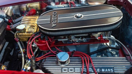 Ford, Why is the Ford 427 V8 engine called the side-oiler?