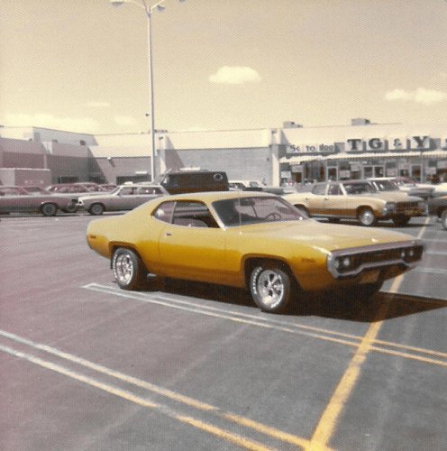 26 tire-smoking pics featuring '60s &amp; '70s classic muscle