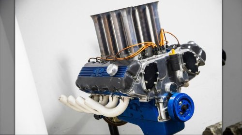Why is the Ford 427 V8 engine called the side-oiler?