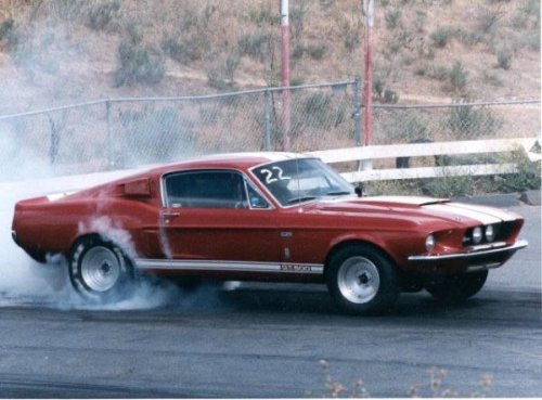 26 tire-smoking pics featuring '60s &amp; '70s classic muscle