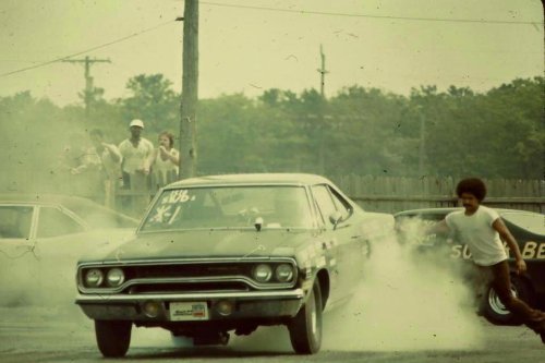 26 tire-smoking pics featuring '60s &amp; '70s classic muscle