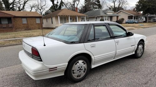 At $2,700, is this 1995 Olds Cutlass Supreme a cut above?