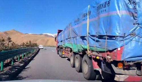 El vídeo viral que muestra cómo un camionero le salvó la vida a un conductor