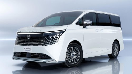 日産の新型「エルグランド」はAUTECHでどう変わる? 実車で確認