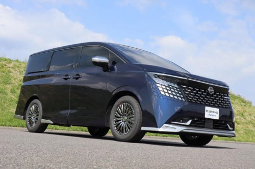 日産の新型「エルグランド」はAUTECHでどう変わる? 実車で確認