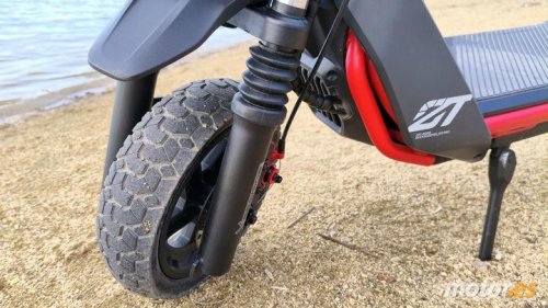 Fuimos con el Segway ZT3 Pro E hasta donde no debería llegar y pidió más. ¿La razón? No sabe que es un patinete