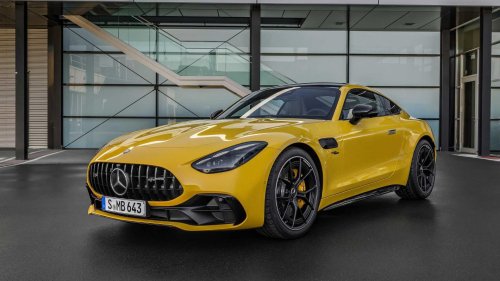 Mercedes-Benz recalls nearly 150,000 cars, SUVs for failing digital displays
