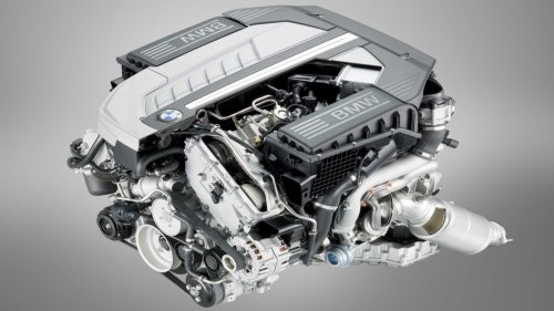 A Brand-New Honda, Or An 11-Year-Old V12-Powered BMW Flagship? The Pros &amp; Cons