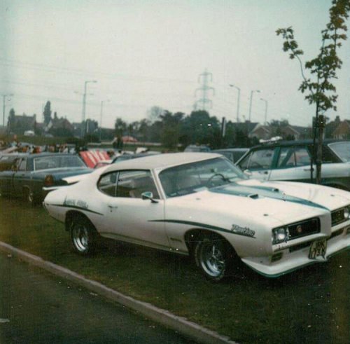 Muscle Cars, 20 smokin’ muscle cars and their top speeds