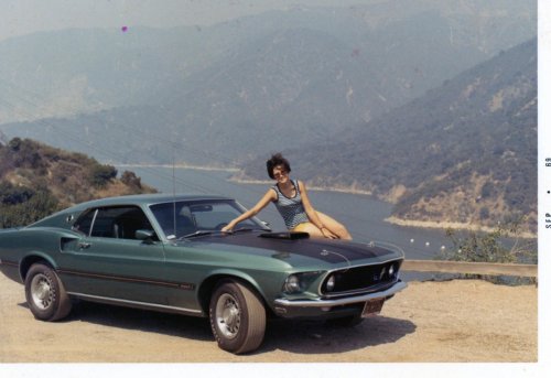 20 smokin’ muscle cars and their top speeds
