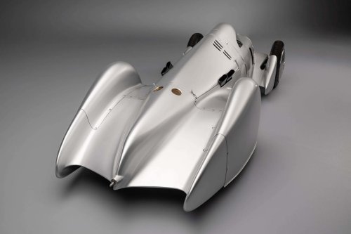 Audi resucita el coche que humilló a Mercedes en 1935: así vuelve a rugir el legendario Auto Union Lucca