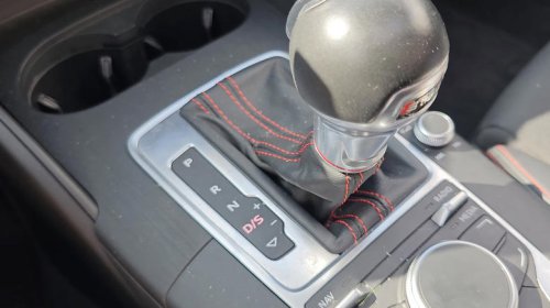 What does D/S mean on an automatic gear shift?