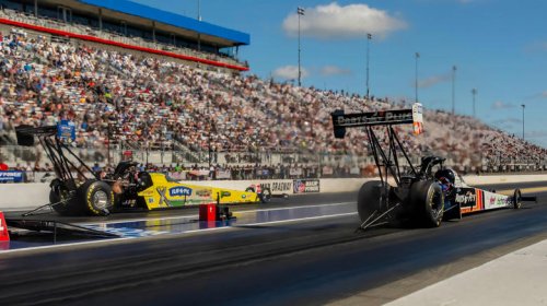 How much horsepower do top fuel dragster engines make?