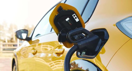 Comprar un híbrido enchufable en 2026: experto en motor aclara si es una gran idea o una mala decisión