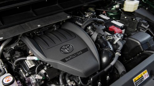 How does the Lexus RX 350 compare to the Toyota Highlander Platinum?