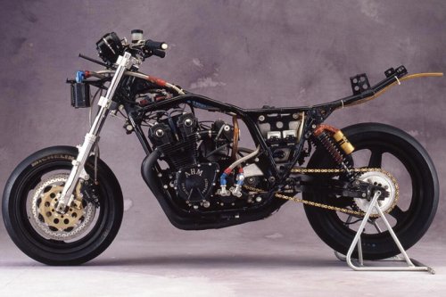 レーサーレプリカ全盛期になぜ ホンダ CB900Fは再評価されたのか?