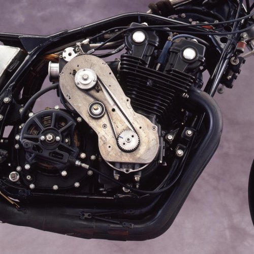 レーサーレプリカ全盛期になぜ ホンダ CB900Fは再評価されたのか?