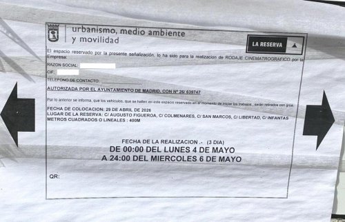 Aparqué mi coche y al día siguiente me he encontrado con este mensaje: menos mal que lo he leído y me he librado de una multa (y de la grúa)