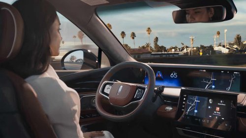 Lincoln Nautilus hybrid vs Lexus RX hybrid: Which hybrid saves you the most gas?
