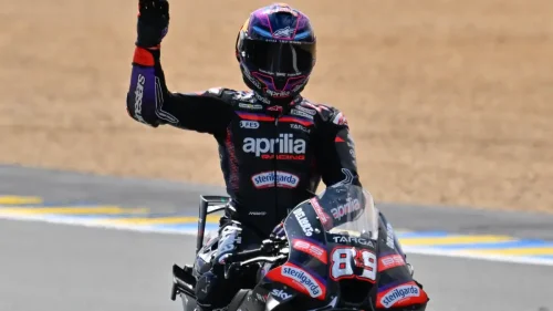 Jorge Martín reina en la Sprint de Le Mans y brutal caída de Marc Márquez