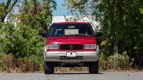 Acura's first SUV was an America-only rebadge