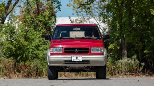 Acura's first SUV was an America-only rebadge