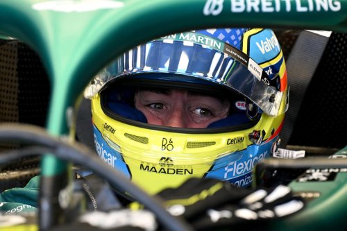Fernando Alonso da un voto de confianza a Aston Martin y Honda para trabajar en el AMR26: 