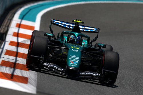 Fernando Alonso da un voto de confianza a Aston Martin y Honda para trabajar en el AMR26: 