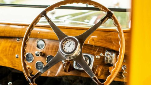 Top 10 most iconic car clocks throughout automotive history