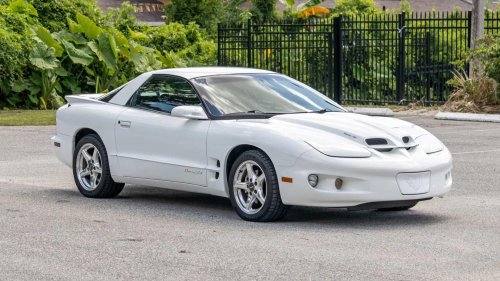 The best manual V8 sports cars you can buy right now for under $20k