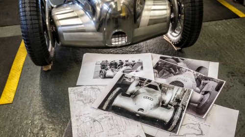 Audi, SuperCar, Audi's new 16-cylinder supercar is powered by an engine decades old