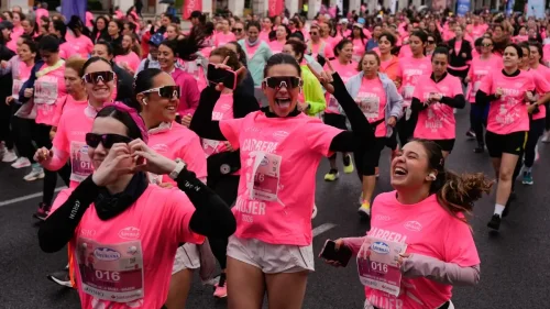 Éxito en Madrid de una multitudinaria carrera de la mujer