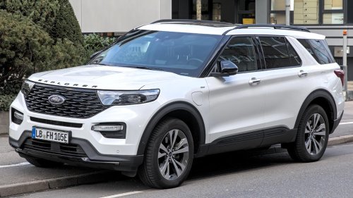 7 midsize SUVs that keep going past 200,000 miles