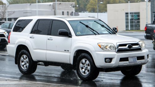 7 midsize SUVs that keep going past 200,000 miles