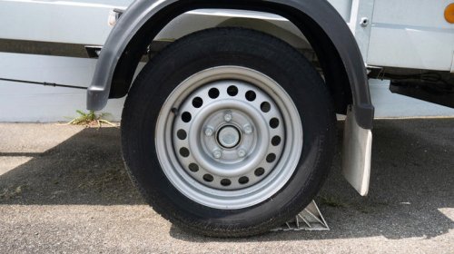 The differences between trailer tires and regular passenger car tires