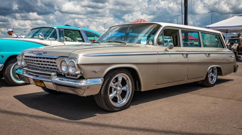 Chevrolet, Chevrolet built a 400 HP family car all the way back in 1964