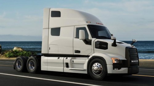 What engines do Mack trucks use?