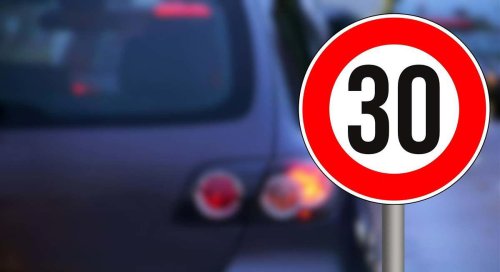 Bajar a 30 km/h la velocidad en ciudad, ¿ha servido de algo? Datos y críticas cinco años después