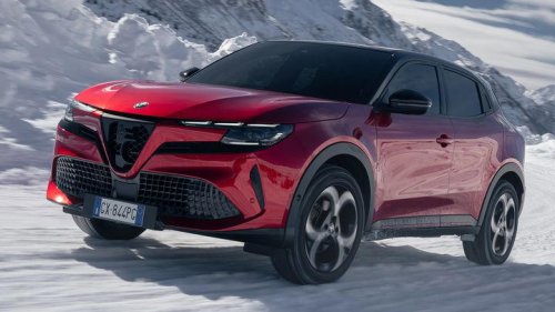 Lexus, MINI, El SUV híbrido que aprieta a Lexus y MINI baja 3.500 €, tiene etiqueta ECO y presume de diseño italiano