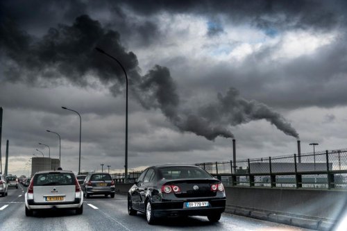 La ONU revela un contaminante mucho más potente que el CO2 de los coches (y muy común)